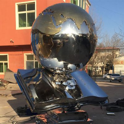 升華主題，讓觀眾清晰地融入環(huán)境才是雕塑作品的真正涵義