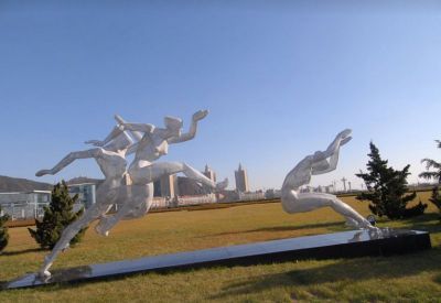 公園草坪不銹鋼抽象跳遠(yuǎn)的運(yùn)動員雕塑