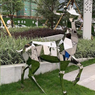 不銹鋼鏡面鹿，幾何塊面抽象鹿雕塑