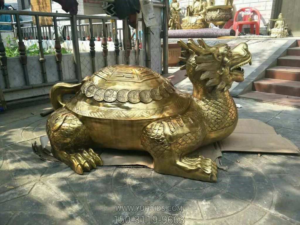 公園里擺放的金色的玻璃鋼創(chuàng)意龍龜?shù)袼?>
                                <h2>公園里擺放的金色的玻璃鋼創(chuàng)意龍龜?shù)袼?參數(shù)說(shuō)明</h2>
                                                                        <table>
                                      <tr>
                                        <th>產(chǎn)品標(biāo)題</th>
                                        <td>公園里擺放的金色的玻璃鋼創(chuàng)意龍龜?shù)袼?/td>
                                      </tr>
                                      <tr>
                                        <th>發(fā)布時(shí)間</th>
                                        <td>2023-06-07 15:09</td>
                                      </tr>
                                      <tr>
                                        <th>價(jià)格</th>
                                        <td><span>電話咨詢(xún)</td>
                                      </tr>
                                                                              <tr>
                                          <th>雕刻內(nèi)容</th>
                                          <td>龍、龍龜</td>
                                        </tr>
                                                                              <tr>
                                          <th>應(yīng)用場(chǎng)所</th>
                                          <td>公園</td>
                                        </tr>
                                                                              <tr>
                                          <th>制作材質(zhì)</th>
                                          <td>玻璃鋼</td>
                                        </tr>
                                                                          </table>
                                <h2>公園里擺放的金色的玻璃鋼創(chuàng)意龍龜?shù)袼?詳細(xì)說(shuō)明</h2>
                                <p>玉海雕塑是一家綜合性的雕塑公司，擁有多款公園里擺放的金色的玻璃鋼創(chuàng)意龍龜?shù)袼苣Ｐ停杉庸ざㄖ贫喾N公園里擺放的金色的玻璃鋼創(chuàng)意龍龜?shù)袼?，支持材質(zhì)、樣式、風(fēng)格、尺寸大小等方面的調(diào)整修改定制。我們所加工制作的公園里擺放的金色的玻璃鋼創(chuàng)意龍龜?shù)袼苜|(zhì)優(yōu)價(jià)廉，遍布全國(guó)多個(gè)省市地區(qū)，想要了解更多案例圖片，請(qǐng)電話或微信咨詢(xún)。材質(zhì)、大小、樣式等都可以按需定制，還可根據(jù)您提供給的公園里擺放的金色的玻璃鋼創(chuàng)意龍龜?shù)袼軜訄D進(jìn)行制作！如有相關(guān)需求，歡迎致電（微信同號(hào)）：<span>150-3119-9663</span></p>
                                                                <div   class=