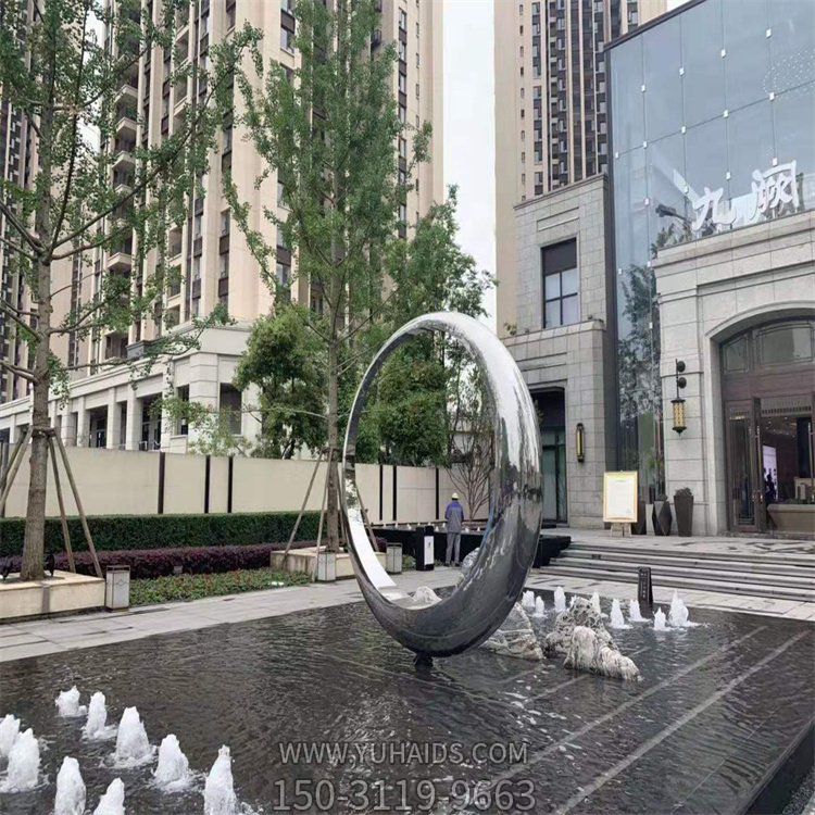 不銹鋼鏡面圓環(huán)景觀雕塑，園林水景噴泉裝飾景觀