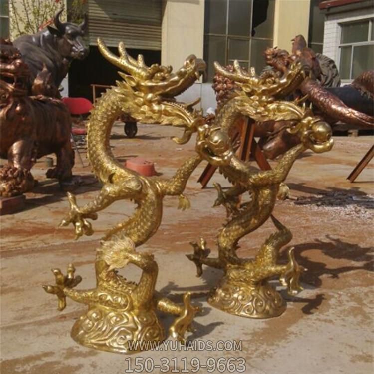 廣場(chǎng)景區(qū)鑄銅雙龍雕塑各種銅龍?jiān)煨?>
                                <h2>廣場(chǎng)景區(qū)鑄銅雙龍雕塑各種銅龍?jiān)煨?參數(shù)說(shuō)明</h2>
                                                                        <table>
                                      <tr>
                                        <th>產(chǎn)品標(biāo)題</th>
                                        <td>廣場(chǎng)景區(qū)鑄銅雙龍雕塑各種銅龍?jiān)煨?/td>
                                      </tr>
                                      <tr>
                                        <th>發(fā)布時(shí)間</th>
                                        <td>2023-06-07 19:02</td>
                                      </tr>
                                      <tr>
                                        <th>價(jià)格</th>
                                        <td><span>電話咨詢</td>
                                      </tr>
                                                                              <tr>
                                          <th>雕刻內(nèi)容</th>
                                          <td>龍</td>
                                        </tr>
                                                                              <tr>
                                          <th>應(yīng)用場(chǎng)所</th>
                                          <td>廣場(chǎng)</td>
                                        </tr>
                                                                              <tr>
                                          <th>制作材質(zhì)</th>
                                          <td>鑄銅</td>
                                        </tr>
                                                                          </table>
                                <h2>廣場(chǎng)景區(qū)鑄銅雙龍雕塑各種銅龍?jiān)煨?詳細(xì)說(shuō)明</h2>
                                <p>玉海雕塑是一家綜合性的雕塑公司，擁有多款廣場(chǎng)景區(qū)鑄銅雙龍雕塑各種銅龍?jiān)煨湍Ｐ?，可加工定制多種廣場(chǎng)景區(qū)鑄銅雙龍雕塑各種銅龍?jiān)煨?，支持材質(zhì)、樣式、風(fēng)格、尺寸大小等方面的調(diào)整修改定制。我們所加工制作的廣場(chǎng)景區(qū)鑄銅雙龍雕塑各種銅龍?jiān)煨唾|(zhì)優(yōu)價(jià)廉，遍布全國(guó)多個(gè)省市地區(qū)，想要了解更多案例圖片，請(qǐng)電話或微信咨詢。材質(zhì)、大小、樣式等都可以按需定制，還可根據(jù)您提供給的廣場(chǎng)景區(qū)鑄銅雙龍雕塑各種銅龍?jiān)煨蜆訄D進(jìn)行制作！如有相關(guān)需求，歡迎致電（微信同號(hào)）：<span>150-3119-9663</span></p>
                                                                <div   class=