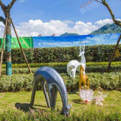 玻璃鋼抽象鹿雕塑，小區(qū)園林抽象動(dòng)物擺件