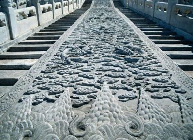 寺廟臺階大型石浮雕，祥云、龍石刻浮雕