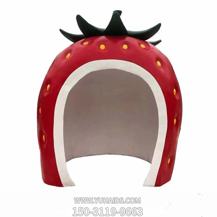 草莓房子，玻璃鋼卡通房屋雕塑