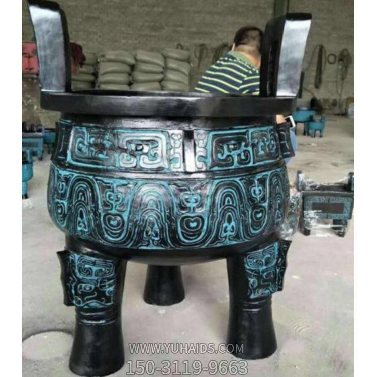 純銅鼎寺院戶外擺放圓形三足雙耳香爐頂?shù)袼?>
                                <h2>純銅鼎寺院戶外擺放圓形三足雙耳香爐頂?shù)袼?參數(shù)說明</h2>
                                                                        <table>
                                      <tr>
                                        <th>產(chǎn)品標(biāo)題</th>
                                        <td>純銅鼎寺院戶外擺放圓形三足雙耳香爐頂?shù)袼?/td>
                                      </tr>
                                      <tr>
                                        <th>發(fā)布時(shí)間</th>
                                        <td>2023-06-08 12:42</td>
                                      </tr>
                                      <tr>
                                        <th>價(jià)格</th>
                                        <td><span>電話咨詢</td>
                                      </tr>
                                                                              <tr>
                                          <th>雕刻內(nèi)容</th>
                                          <td>鼎、香爐</td>
                                        </tr>
                                                                          </table>
                                <h2>純銅鼎寺院戶外擺放圓形三足雙耳香爐頂?shù)袼?詳細(xì)說明</h2>
                                <p>玉海雕塑是一家綜合性的雕塑公司，擁有多款純銅鼎寺院戶外擺放圓形三足雙耳香爐頂?shù)袼苣Ｐ?，可加工定制多種純銅鼎寺院戶外擺放圓形三足雙耳香爐頂?shù)袼?，支持材質(zhì)、樣式、風(fēng)格、尺寸大小等方面的調(diào)整修改定制。我們所加工制作的純銅鼎寺院戶外擺放圓形三足雙耳香爐頂?shù)袼苜|(zhì)優(yōu)價(jià)廉，遍布全國(guó)多個(gè)省市地區(qū)，想要了解更多案例圖片，請(qǐng)電話或微信咨詢。材質(zhì)、大小、樣式等都可以按需定制，還可根據(jù)您提供給的純銅鼎寺院戶外擺放圓形三足雙耳香爐頂?shù)袼軜訄D進(jìn)行制作！如有相關(guān)需求，歡迎致電（微信同號(hào)）：<span>150-3119-9663</span></p>
                                                                <div   class=