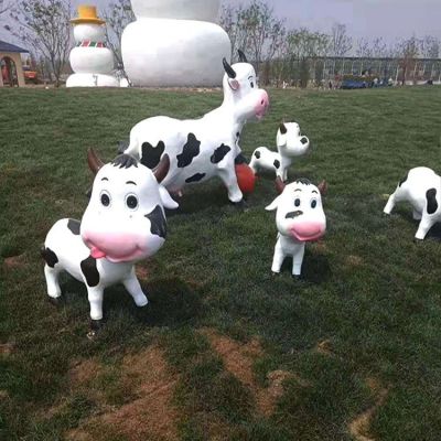 玻璃鋼卡通戶(hù)外園林景觀小奶牛雕塑