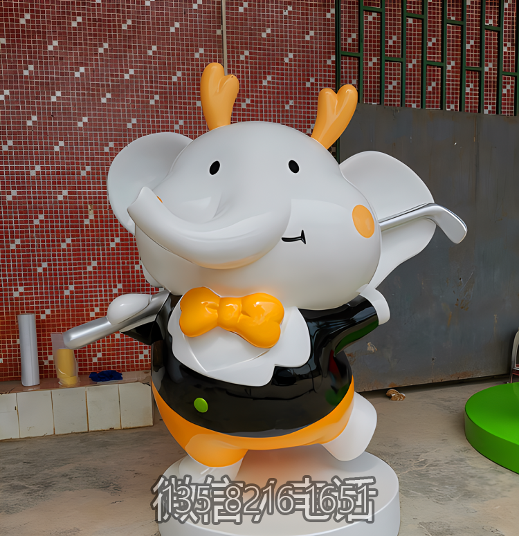 運(yùn)動館美陳裝飾景觀擺件玻璃鋼卡通樹脂打高爾夫的大象雕塑